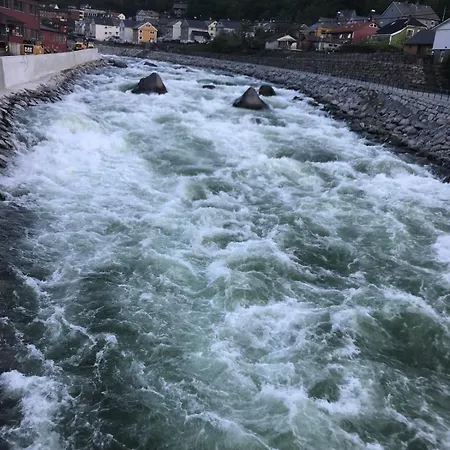 Near Trolltunga And Centre Of شقة أودا