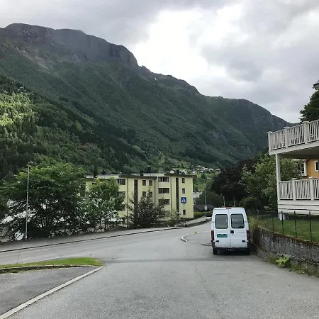 Near Trolltunga And Centre Of شقة *