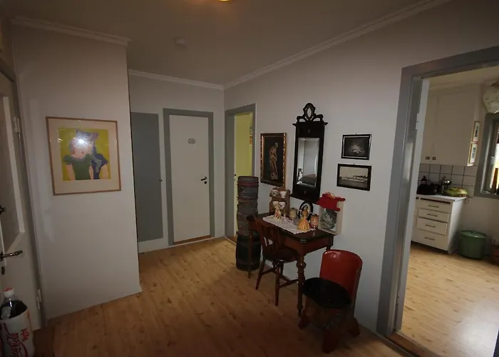 Near Trolltunga And Centre Of Apartment *