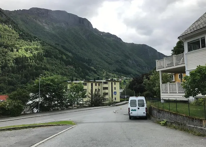 Near Trolltunga And Centre Of Apartment *